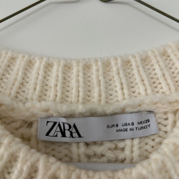 Cable-knit Sweater - Picture 3 of 4